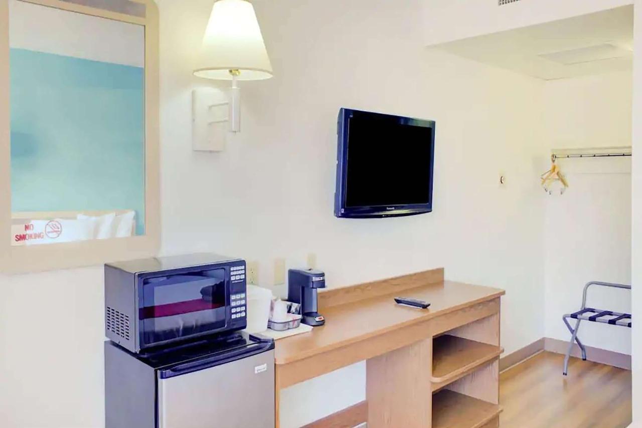 Travelodge By Wyndham Hotel