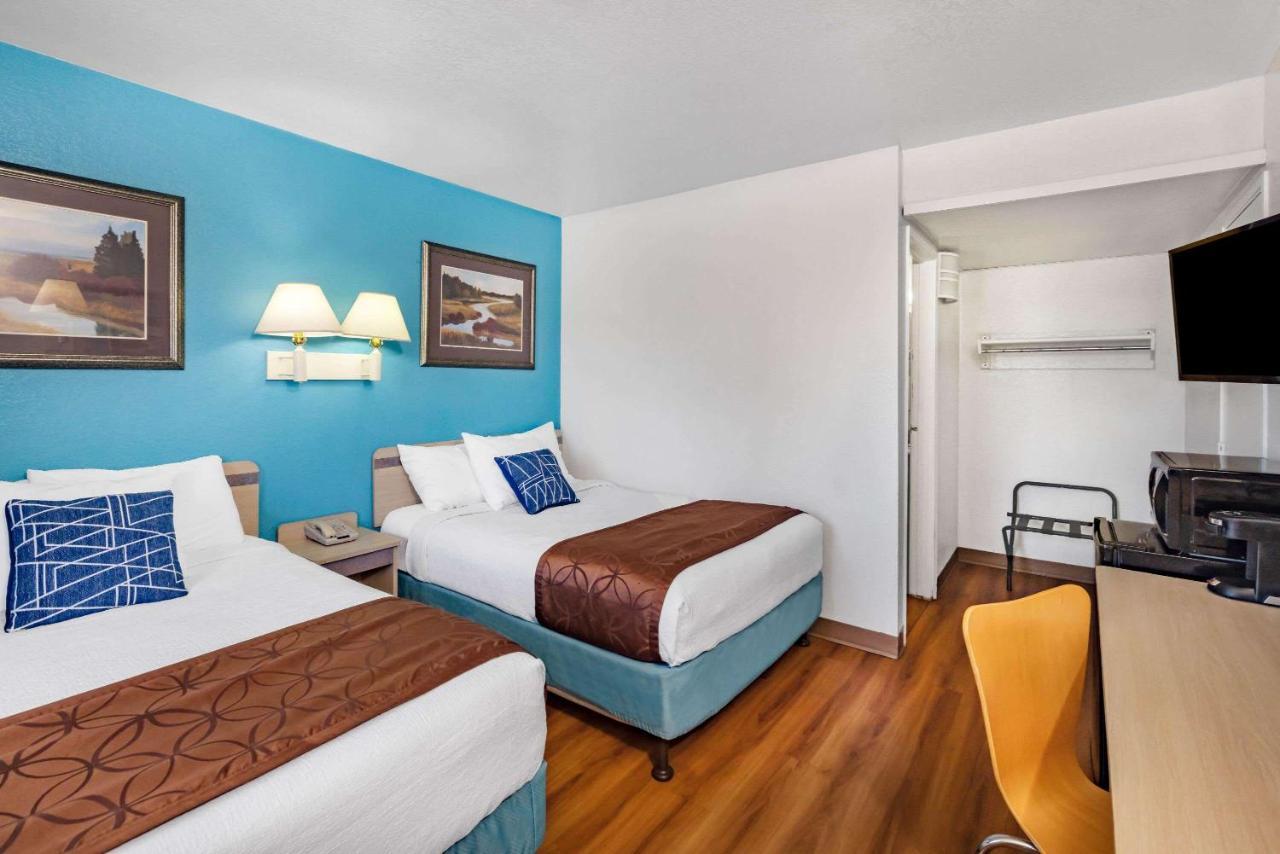 Travelodge By Wyndham Miles 2*