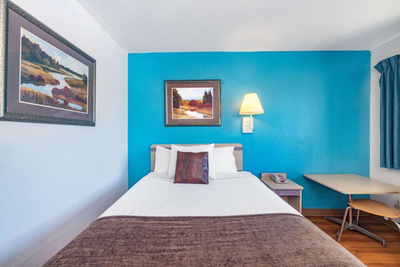 Hotel Travelodge By Wyndham Miles 2*