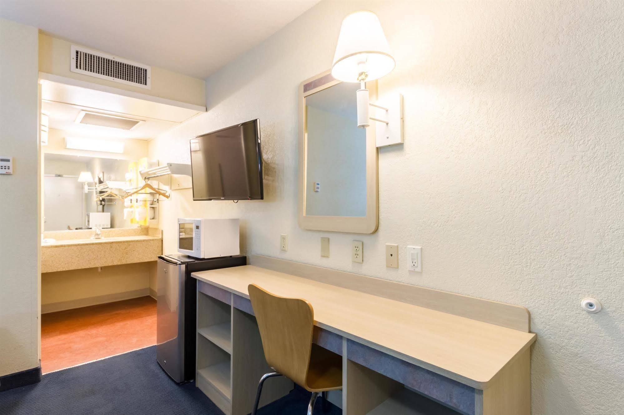 Hotel Travelodge By Wyndham 2*