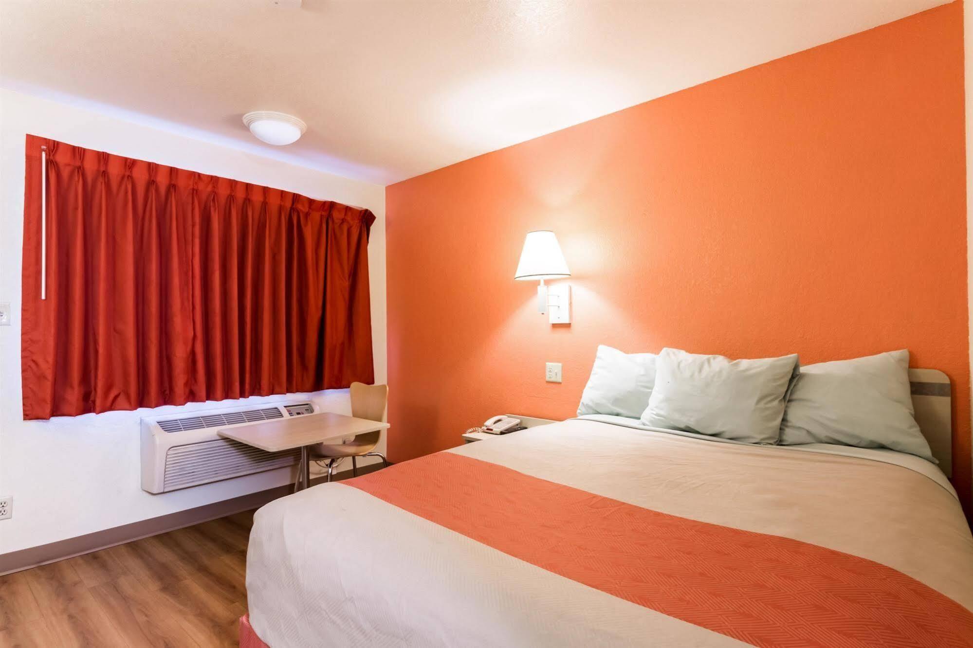 Travelodge By Wyndham Hotel 2*
